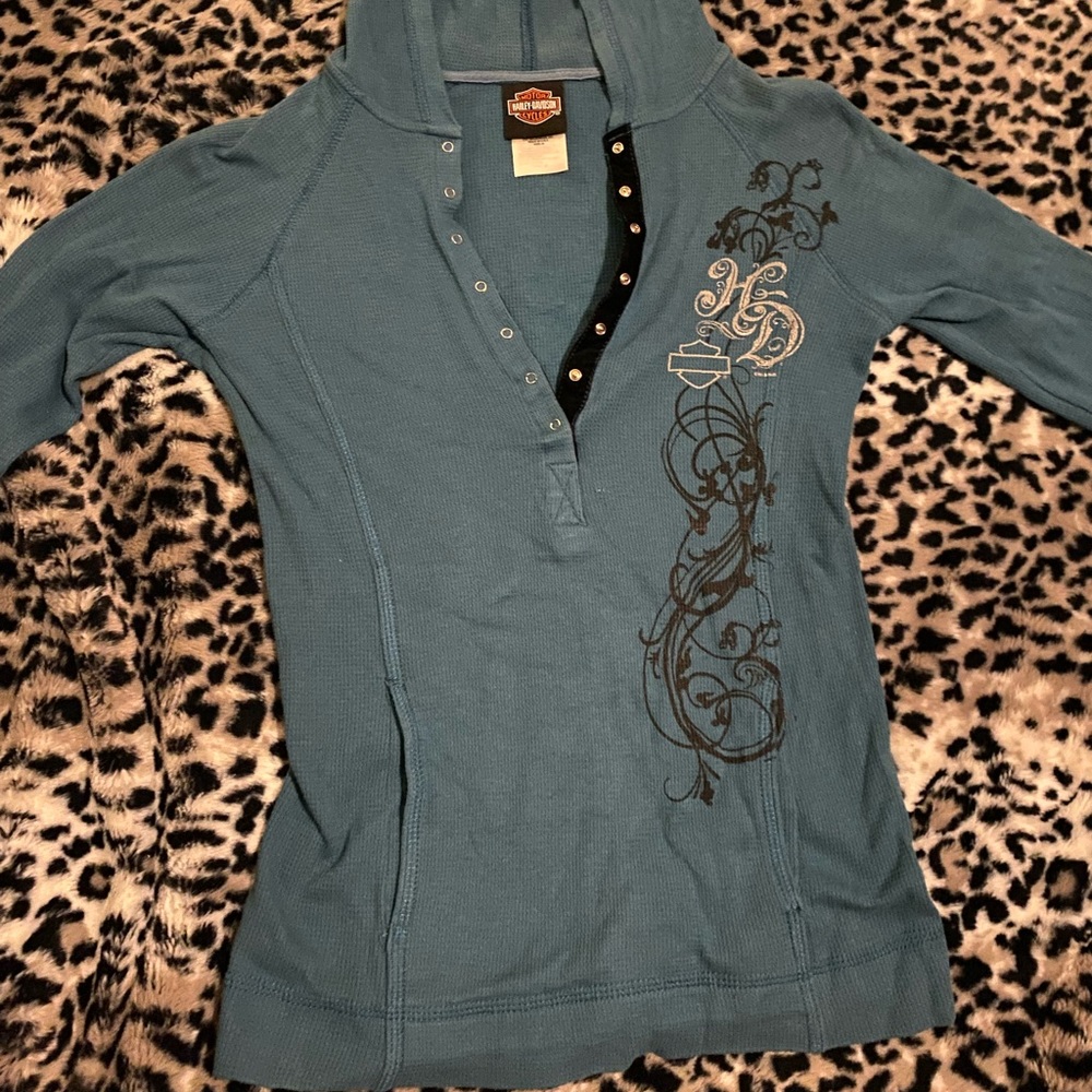 Harley Davison’s women’s v neck sweater